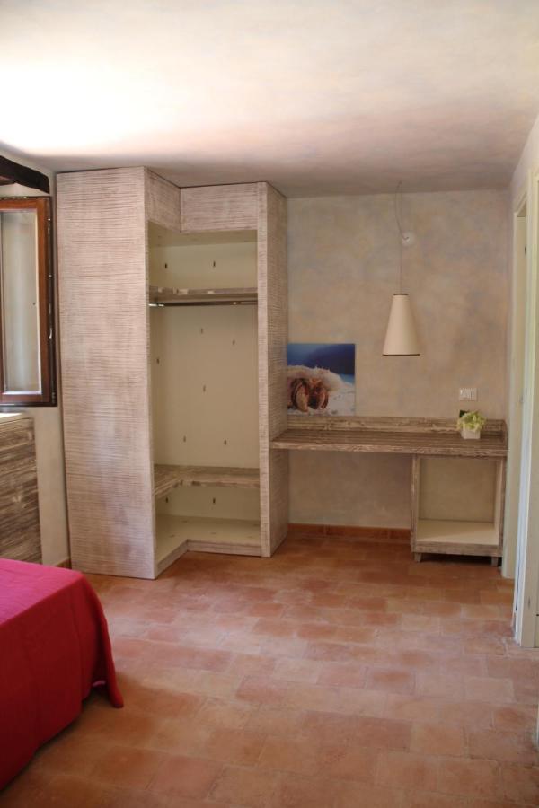 Tenuta Conte Ruggero Santa Domenica  Exteriör bild