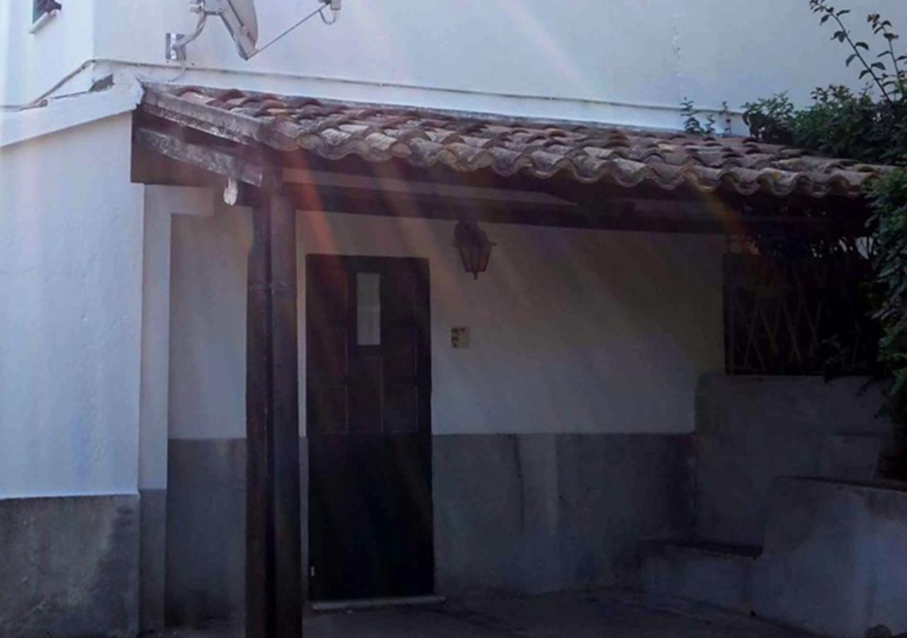 Tenuta Conte Ruggero Santa Domenica  Exteriör bild