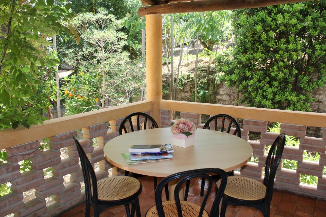Tenuta Conte Ruggero Santa Domenica  Exteriör bild