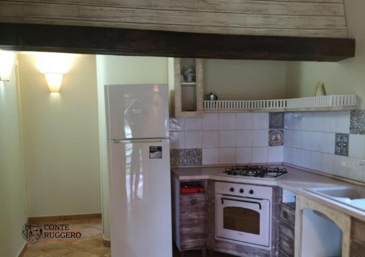 Tenuta Conte Ruggero Santa Domenica  Exteriör bild