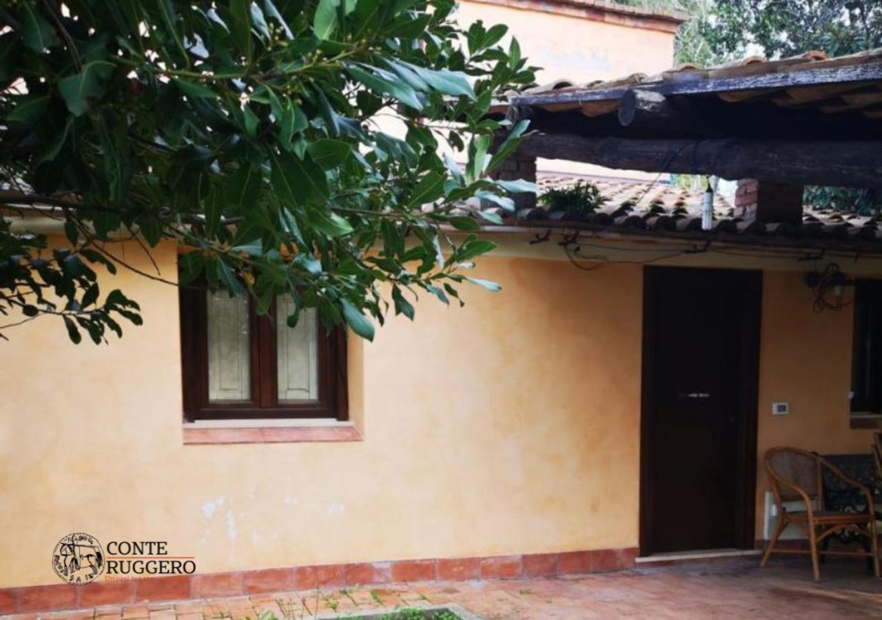 Tenuta Conte Ruggero Santa Domenica  Exteriör bild
