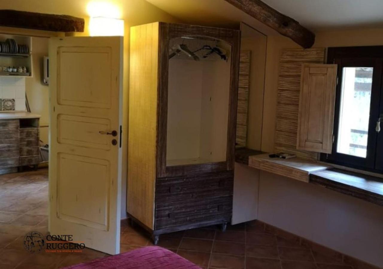 Tenuta Conte Ruggero Santa Domenica  Exteriör bild